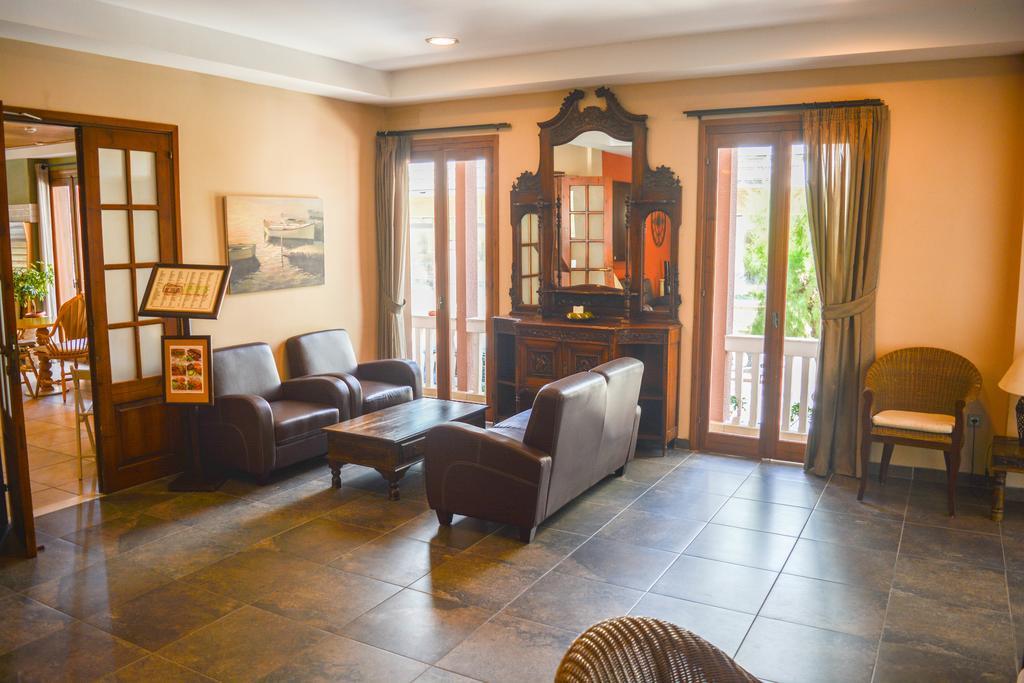 Achillion Hotel Rhodes City エクステリア 写真